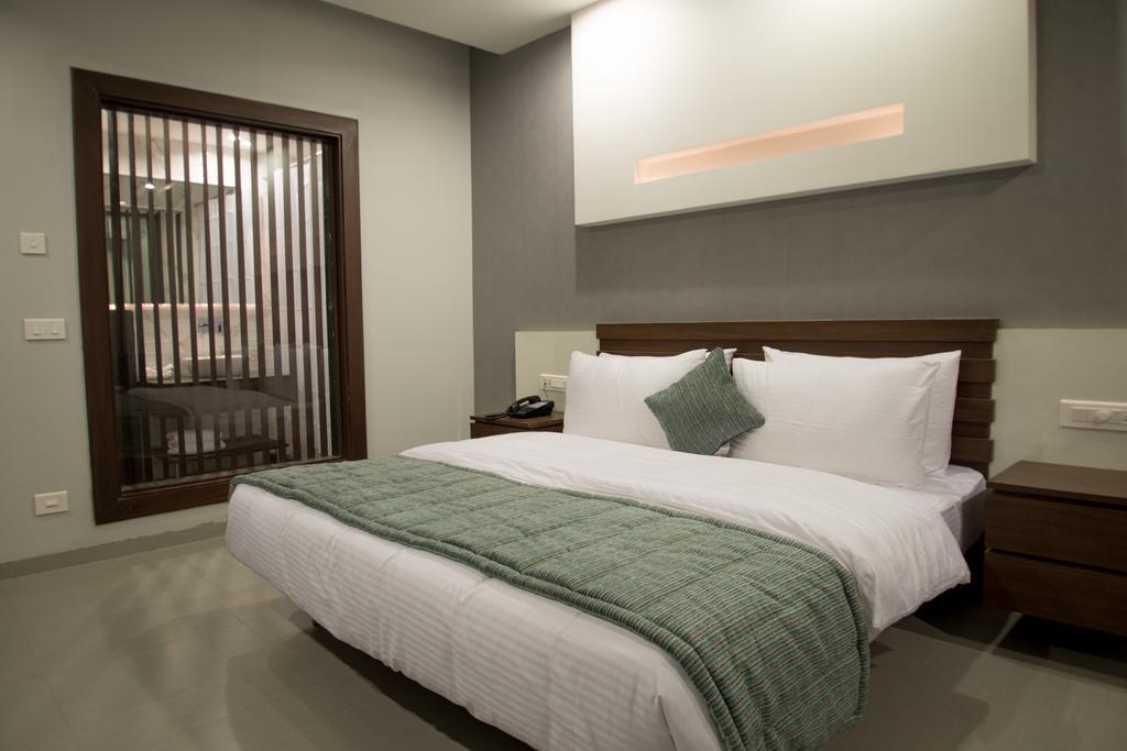 Hotel Narula'S Aurrum Amritsar Buitenkant foto
