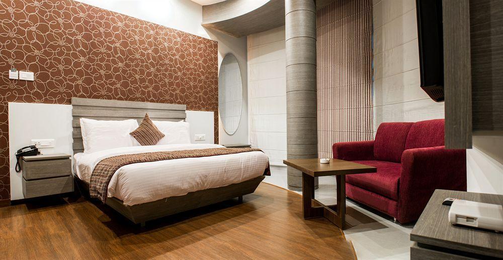Hotel Narula'S Aurrum Amritsar Buitenkant foto