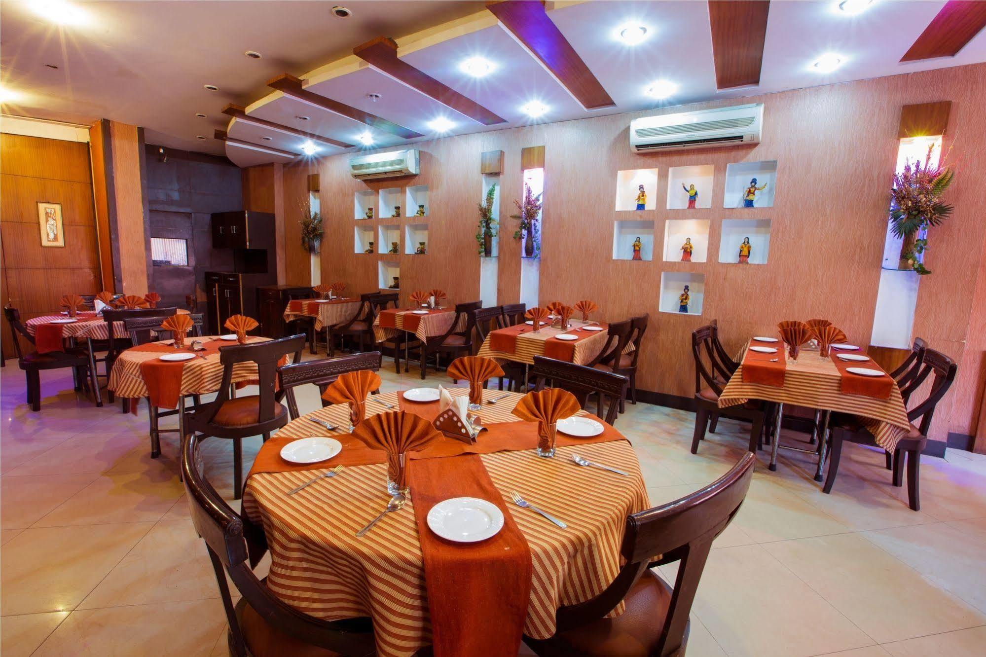 Hotel Narula'S Aurrum Amritsar Buitenkant foto