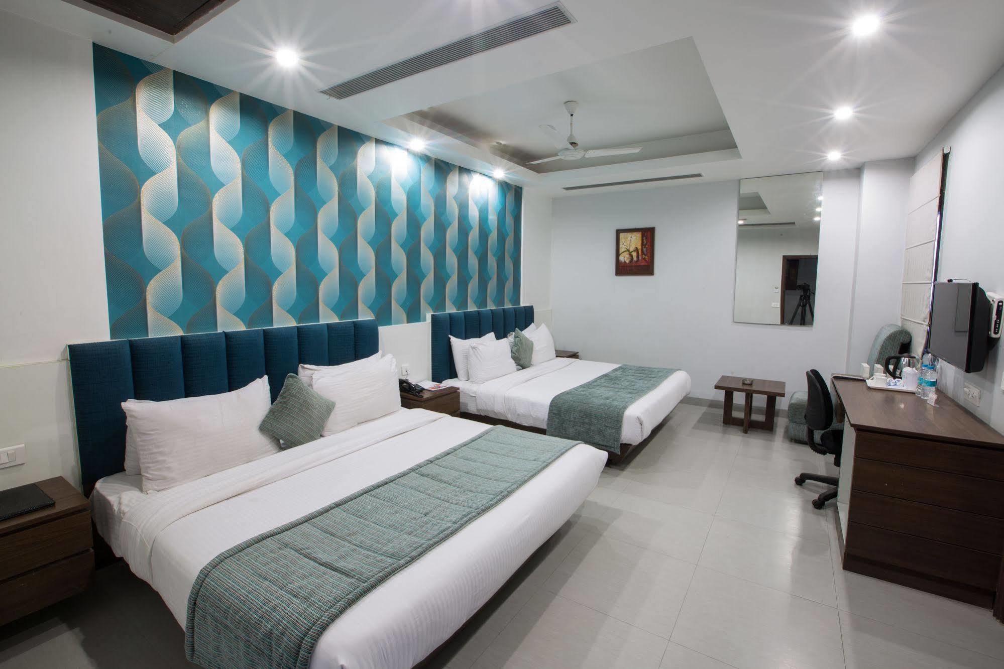 Hotel Narula'S Aurrum Amritsar Buitenkant foto