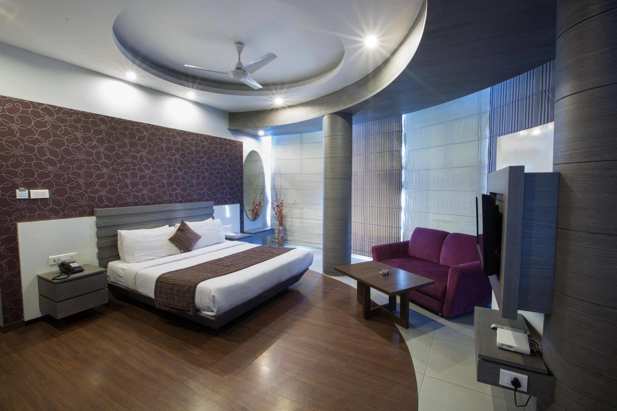 Hotel Narula'S Aurrum Amritsar Buitenkant foto